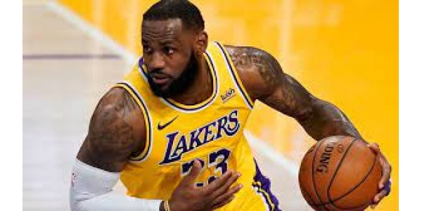 James vede Kobe come un obiettivo